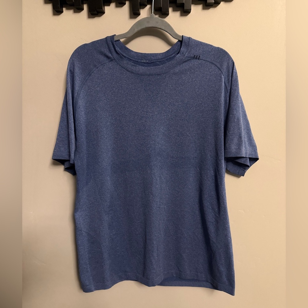 Lululemon Men’s Metal Vent Tech Short Sleeve Tee – XL – Heathered Blue